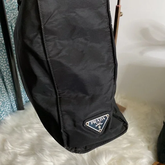 Prada - Picture 2 of 11